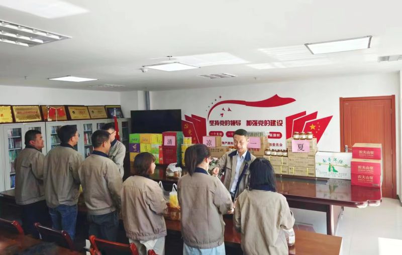 情系職工，夏送清涼&mdash;&mdash;朝物開投公司開展夏日送清涼活動