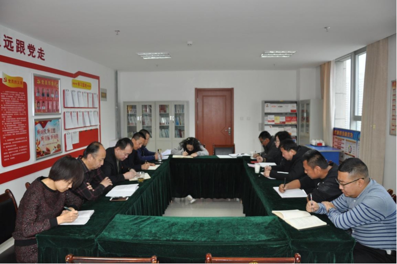 銘記&ldquo;生命線&rdquo;、分清&ldquo;是非線&rdquo; 修筑&ldquo;防腐線&rdquo;、不踩&ldquo;高壓線&rdquo;