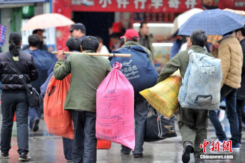 聚焦春節(jié)&ldquo;恐歸族&rdquo;：近鄉(xiāng)情怯，恐懼何來？(圖)